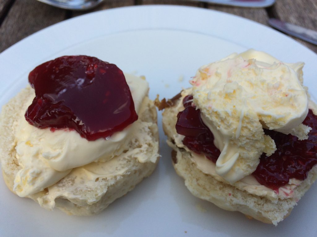 Jam or Cream First? Scones cream or jam first, 